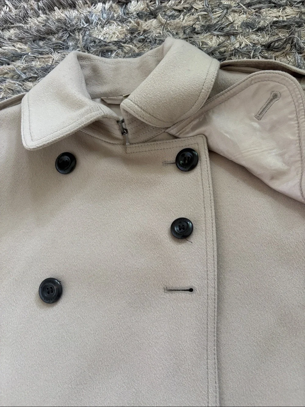 Burberry Light Beige Double-Breasted Trench Coat with Belt, Wool & Cashmere US10 - Picture 9 of 16